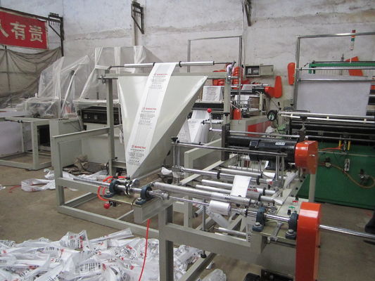 China Heat Sealing HDPE LDPE T-shirt Bag Making Machine 1150mm - 1200mm Width supplier